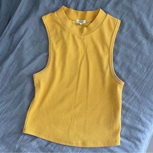 5$ or FREE w BUNDLE Ardene crop top